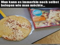 Sp�rlich belegte Pizza