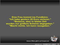 Eine Frau kommt ins Fundb�ro