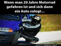 Motorradfahrer stellt auf Auto um