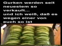 Gurken humorvoll neu verpackt