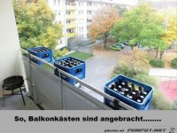 Balkonk�sten sind angebracht....