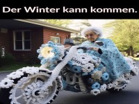 Strick-Queen auf Wollmaschine