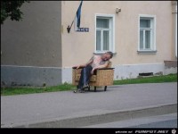 der wurde wohl vor Tuer gesetzt 