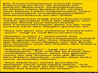 ein Feuerwehrmann wscht sein Auto....