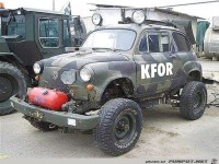 neues Armeefahrzeug der KFOR