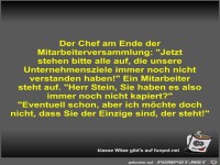 Der Chef am Ende der Mitarbeiterversammlung