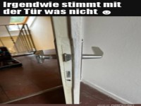 Verzogene T�r sorgt f�r Lacher