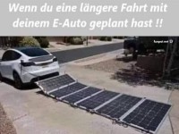 E-Auto mit Solarpanel fr lngere Fahrten