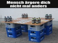 Sauf-Kommode: Getr�nk, Spiel und Tisch in einem!