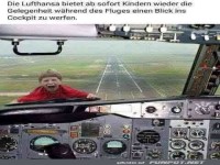 Kind im Cockpit-Fenster whrend des Flugs