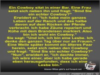 Ein Cowboy sitzt in einer Bar
