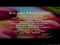 Menschen, die hinter einem stehen