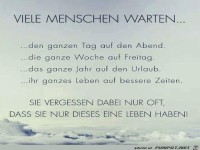 Viele Menschen warten...