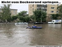 Nicht vom Beckenrand springen