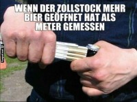 Zollstock als Flaschenöffner