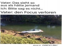 Autounfall mit humorvollem Kommentar