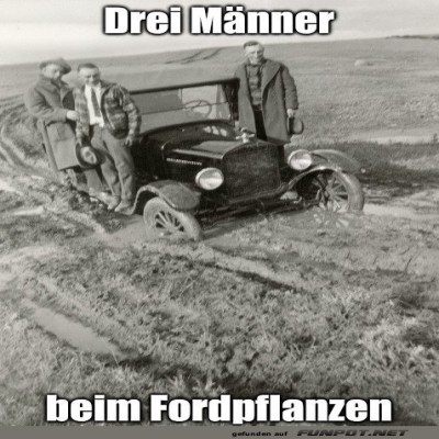 Oldtimer-stuck-im-Acker:-M&auml;nner-vs.-Natur.jpg von Kurt1978