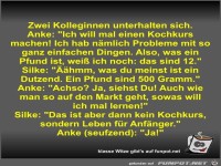 Zwei Kolleginnen unterhalten sich