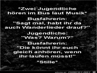 zwei Jugendliche h�ren im Bus laute Musik.......