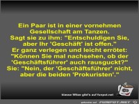 Ein Paar ist in einer vornehmen Gesellschaft am Tanzen