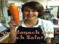 Humorvolle K�che mit gro�en Karotten