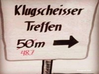 Witziges Hinweisschild für Klugscheißer-Treffen