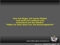 Tom hat rger mit seiner Mutter und wirft sich wtend und...