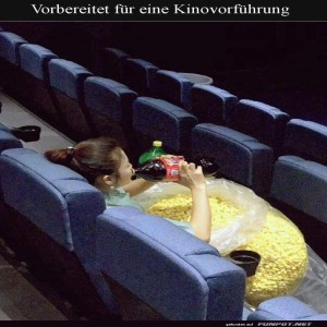Kinoabend-mit-Popcorn-und-Cola.jpg von Luka22