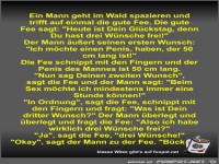 Ein Mann geht im Wald spazieren und trifft auf einmal die...