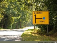 Hinweisschild.........
