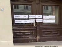 Hinweis f�r DHL-Fahrer an der Haust�r