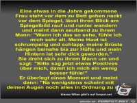 Eine etwas in die Jahre gekommene Frau steht vor dem zu...