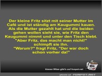 Der kleine Fritz sitzt mit seiner Mutter im Caf� und ist...