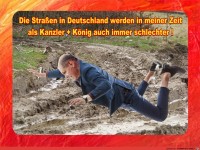 Olaf Scholz f�llt in Matsch