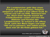 Ein Landstreicher geht über einen Friedhof