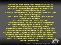Ein Paar war kurz vor Weihnachten in einem gesch�ftigen...