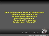 Eine junge Dame kniet im Beichtstuhl