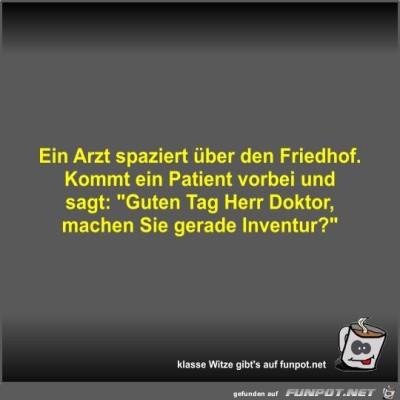 Ein-Arzt-spaziert-über-den-Friedhof.jpg von Fossy