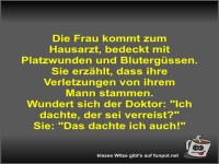 Die Frau kommt zum Hausarzt