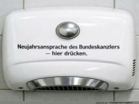 H�nde trocknen mit Kanzlerrede!