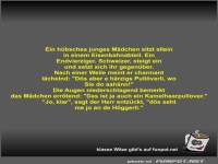 Ein hbsches junges Mdchen sitzt allein in einem...