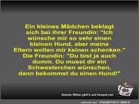 Ein kleines M�dchen beklagt sich bei ihrer Freundin