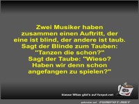 Zwei Musiker haben zusammen einen Auftritt