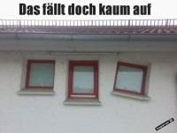 Schiefe Fenster Architekturhumor
