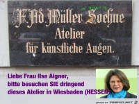 Drei schwarze Punkte