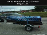 Boot aus Dosen auf Anh�nger