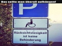 Parkplatz-Schild mit wichtiger Botschaft