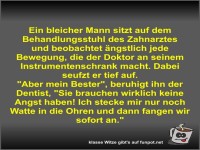 Ein bleicher Mann sitzt auf dem Behandlungsstuhl des...