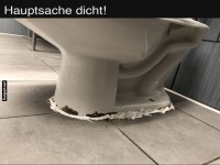 Notgedrungenes DIY unter der Toilette