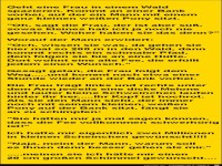 geht eine Frau im Wald spazieren